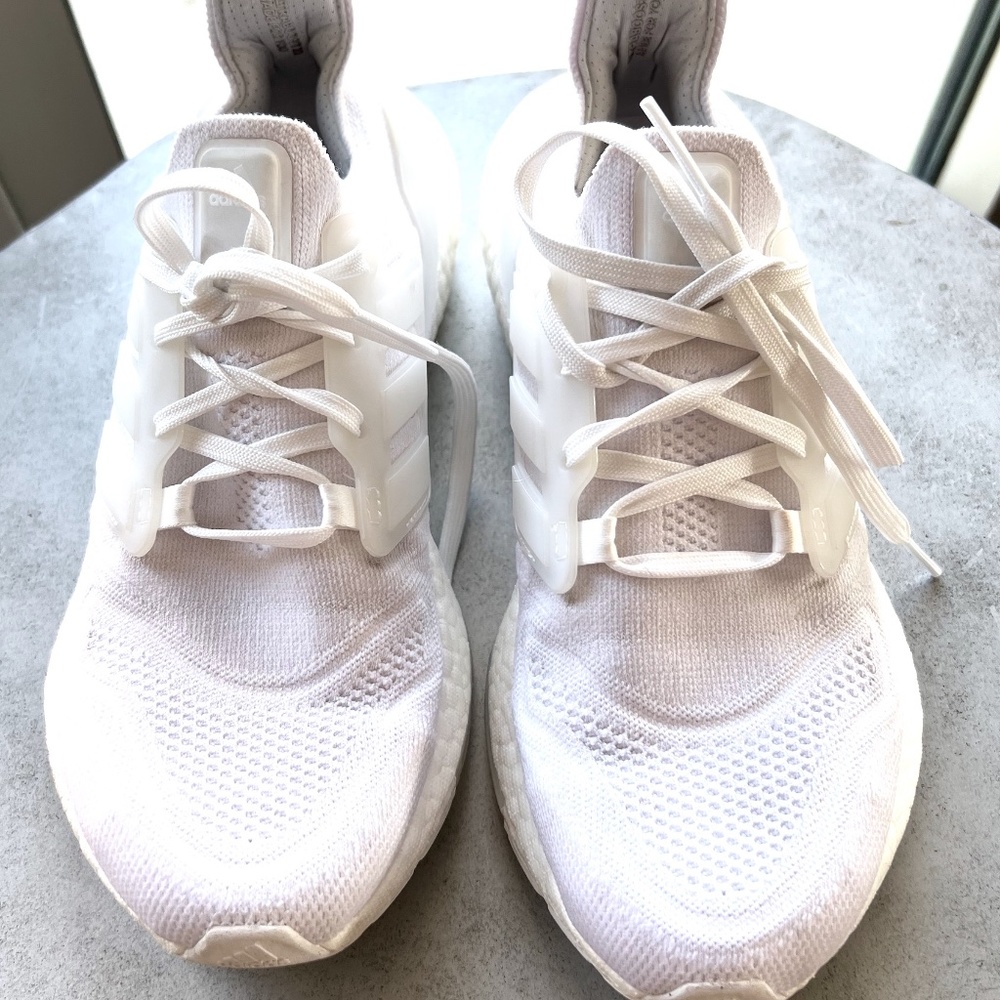 ULTRABOOST 22 SHOES